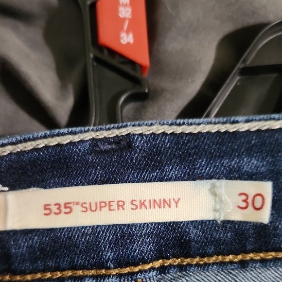 Blue Jeans Levi 535 Super Skinny 30x32  30" waist by 32" inseam. - Picture 4 of 6